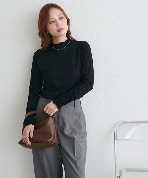 DISCOAT(ディスコート)の「【WEB限定】袖口シャーリングシアーメロートップス(Tシャツ/カットソー・レディース・グリーン系/アイボリー/ブラック/ブラウン・FREE)」の17枚目の写真