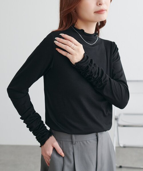 DISCOAT(ディスコート)の「【WEB限定】袖口シャーリングシアーメロートップス(Tシャツ/カットソー・レディース・グリーン系/アイボリー/ブラック/ブラウン・FREE)」の11枚目の写真
