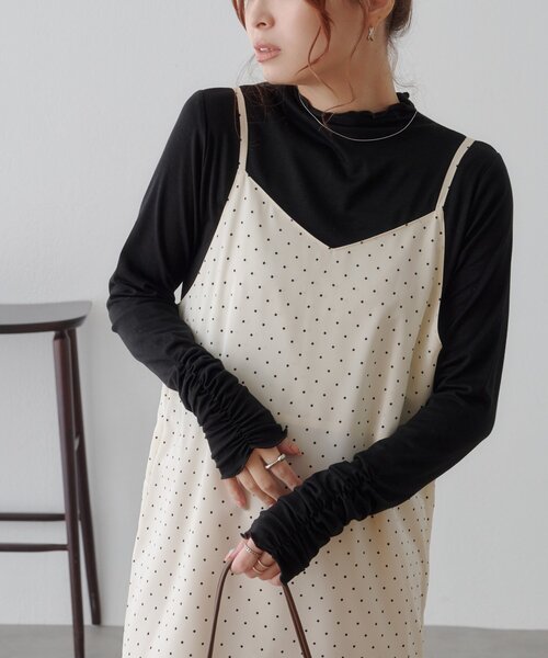 DISCOAT(ディスコート)の「【WEB限定】袖口シャーリングシアーメロートップス(Tシャツ/カットソー・レディース・グリーン系/アイボリー/ブラック/ブラウン・FREE)」の6枚目の写真