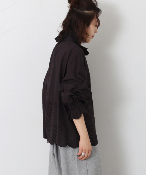 JOURNAL STANDARD LUXE(ジャーナルスタンダード ラックス)の「カットワークレース フリルブラウス(シャツ/ブラウス・レディース・ホワイト/ブラック・FREE)」の4枚目の写真