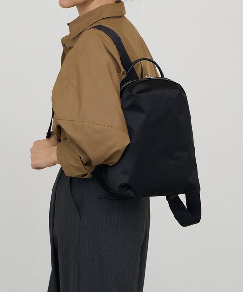 russet(ラシット)の「【撥水】ナイロンラウンドリュックサック(バックパック/リュック・レディース・ネイビー/ブラック・FREE)」の12枚目の写真