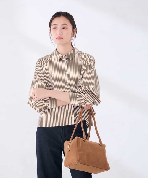 a.v.v(アーヴェヴェ)の「バックタック切替ブラウス(シャツ/ブラウス・レディース・ダークインディゴブルー/ブラウン・40/38)」の14枚目の写真