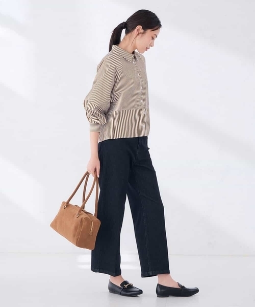 a.v.v(アーヴェヴェ)の「バックタック切替ブラウス(シャツ/ブラウス・レディース・ダークインディゴブルー/ブラウン・40/38)」の8枚目の写真