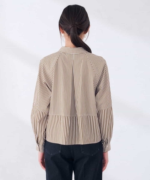 a.v.v(アーヴェヴェ)の「バックタック切替ブラウス(シャツ/ブラウス・レディース・ダークインディゴブルー/ブラウン・40/38)」の11枚目の写真