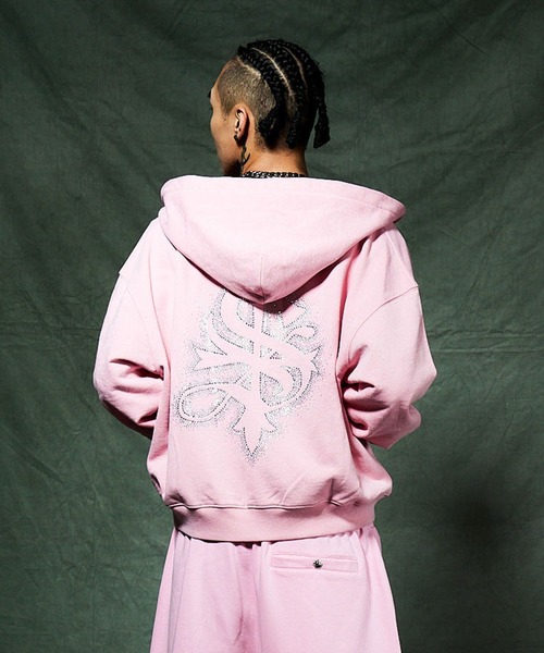 SUPPLIER(サプライヤー)の「ジップフーディ|Spray Cross Rhinestone Zip Hoodie|SUPPLIER(パーカー・メンズ・ブラック/ベージュ/ピンク・MEDIUM/LARGE/X-LARGE/SMALL)」の3枚目の写真