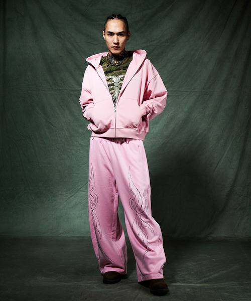 SUPPLIER(サプライヤー)の「ジップフーディ|Spray Cross Rhinestone Zip Hoodie|SUPPLIER(パーカー・メンズ・ブラック/ベージュ/ピンク・MEDIUM/LARGE/X-LARGE/SMALL)」の11枚目の写真