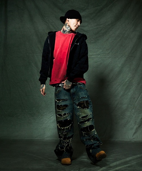 SUPPLIER(サプライヤー)の「ジップフーディ|Spray Cross Rhinestone Zip Hoodie|SUPPLIER(パーカー・メンズ・ブラック/ベージュ/ピンク・MEDIUM/LARGE/X-LARGE/SMALL)」の5枚目の写真