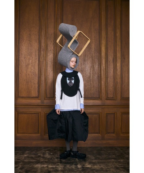 ENFOLD(エンフォルド)の「CHAIR PARTS(Tシャツ/カットソー・レディース・チャコールグレー/ブラック・38)」の9枚目の写真