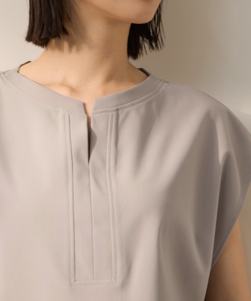 ketty(ケティ)の「【超快適機能】スキッパーブラウス(Tシャツ/カットソー・レディース・ライトグレー/オフホワイト・M)」の5枚目の写真