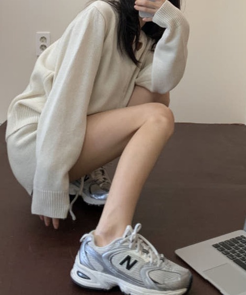 meJane(ミージェーン)の「ニットカーディガン × ショートパンツ セットアップ(セットアップ・レディース・オフホワイト/ダークグレー・FREE)」の3枚目の写真