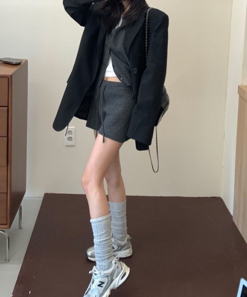 meJane(ミージェーン)の「ニットカーディガン × ショートパンツ セットアップ(セットアップ・レディース・オフホワイト/ダークグレー・FREE)」の14枚目の写真