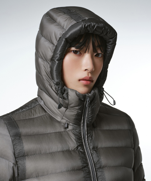 MUSINSA STANDARD WOMAN（ムシンサスタンダードウーマン）の「[シティレジャー] ウィメンズシアーフード付きライトダウンジャケット [グレー]（ダウンジャケット/コート・レディース・その他・LARGE/MEDIUM/X-SMALL/SMALL）」の5枚目の写真