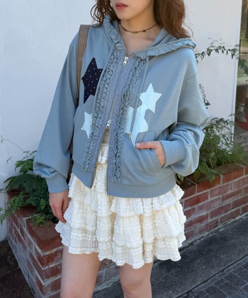 w closet（ダブルクローゼット）の「【ショート丈・フリル】星柄パッチワークパーカー（パーカー・レディース・アイボリー/グリーン/ブルー/ネイビー・FREE）」の4枚目の写真