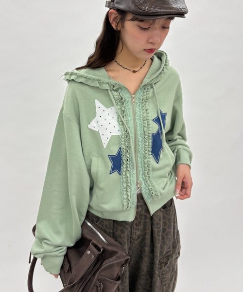 w closet（ダブルクローゼット）の「【ショート丈・フリル】星柄パッチワークパーカー（パーカー・レディース・アイボリー/グリーン/ブルー/ネイビー・FREE）」の2枚目の写真