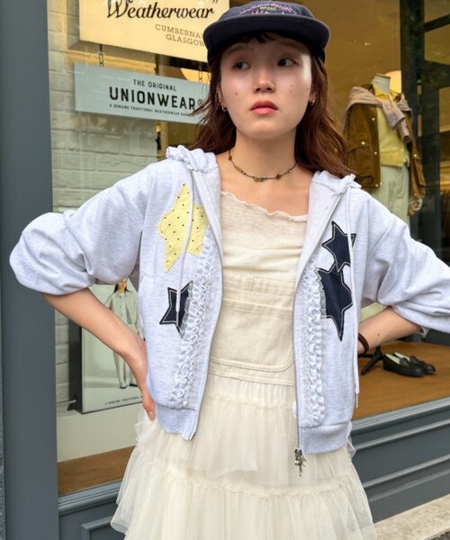 w closet（ダブルクローゼット）の「【ショート丈・フリル】星柄パッチワークパーカー（パーカー・レディース・アイボリー/グリーン/ブルー/ネイビー・FREE）」の6枚目の写真