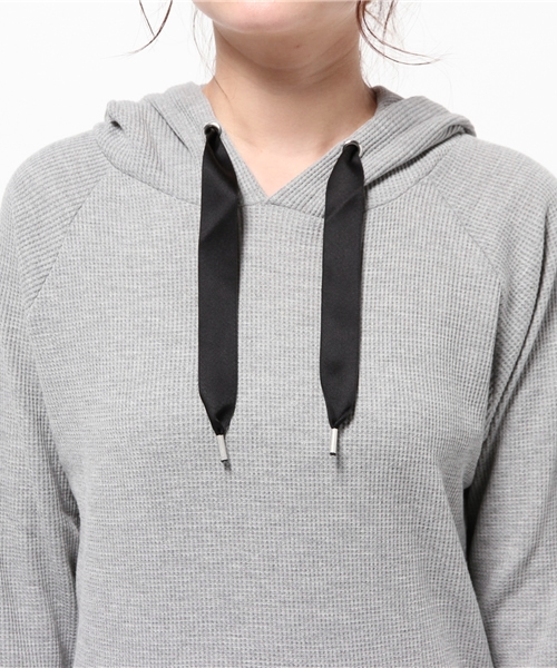 E hyphen world gallery（イーハイフンワールドギャラリー）の「5S サｰマルクロップパｰカｰ（パーカー・レディース・ブラック/オフホワイト/グレー・FREE）」の7枚目の写真