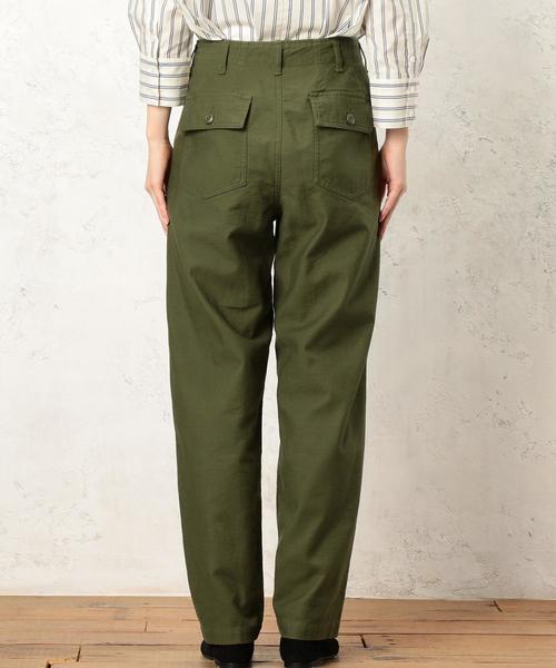 green label relaxing（グリーンレーベルリラクシング）の「CB コットンバックサテン ベイカーパンツ ◆（チノパンツ・レディース・オリーブ/ベージュ・38/36/40）」の10枚目の写真