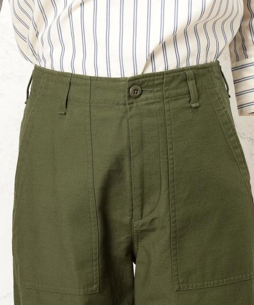 green label relaxing（グリーンレーベルリラクシング）の「CB コットンバックサテン ベイカーパンツ ◆（チノパンツ・レディース・オリーブ/ベージュ・38/36/40）」の13枚目の写真