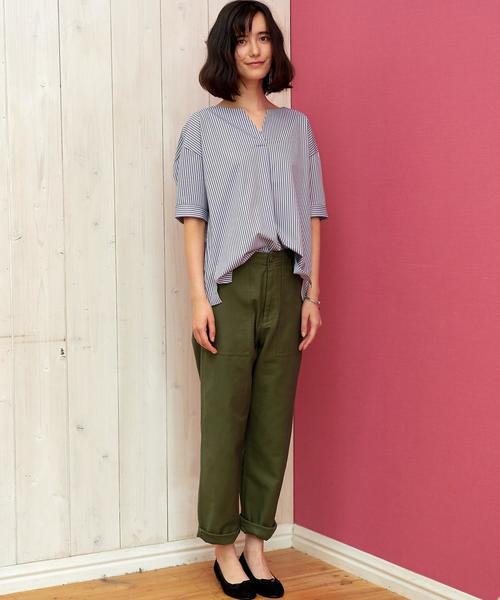 green label relaxing（グリーンレーベルリラクシング）の「CB コットンバックサテン ベイカーパンツ ◆（チノパンツ・レディース・オリーブ/ベージュ・38/36/40）」の9枚目の写真