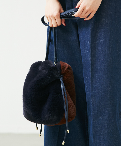 interstaple（インターステイプル）の「【WEB別注】ファー巾着（ショルダーバッグ・レディース・ワインレッド/グレー/ネイビー・FREE）」の3枚目の写真