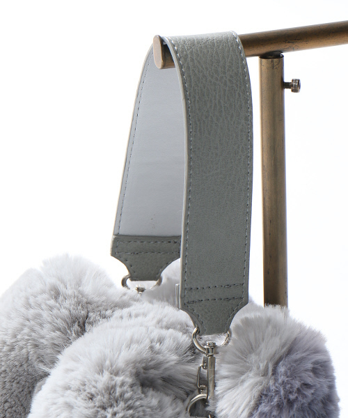 interstaple（インターステイプル）の「【WEB別注】ファー巾着（ショルダーバッグ・レディース・ワインレッド/グレー/ネイビー・FREE）」の8枚目の写真