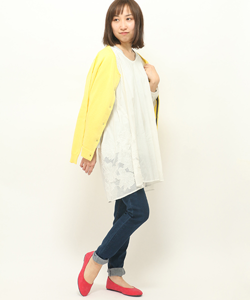 LBC（エルビーシー）の「ポイント配色カーディガン（カーディガン/ボレロ・レディース・ライトグレー/イエロー/ネイビー・MEDIUM/LARGE）」の6枚目の写真