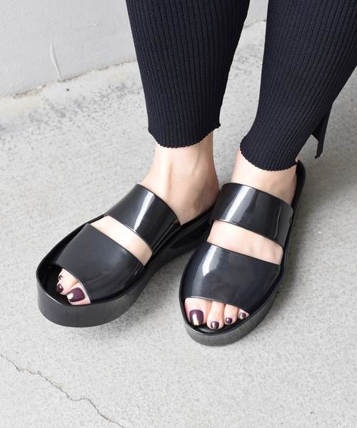 melissa(メリッサ)の「melissa:プラットフォームサンダル(サンダル・レディース・ブラック/レッド・38/36/37)」の2枚目の写真