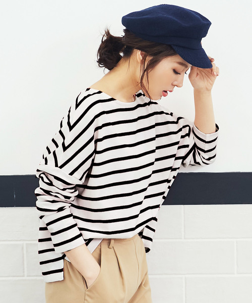 KOBE LETTUCE（コウベレタス）の「綿100%ドロップショルダー長袖ボーダーカットソーロンT（Tシャツ/カットソー・レディース・ブラック/ベージュ/ネイビー/グレー/レッド/ブラック系その他/ブルー系その他/ブラック系その他2・FREE）」の2枚目の写真