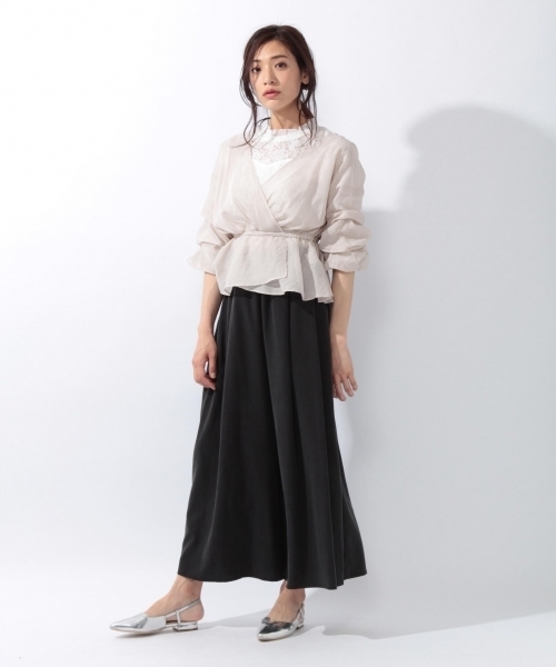 laboratory work（ラボラトリーワーク）の「ラッフルショートスリーブカシュクールシャツ（シャツ/ブラウス・レディース・ブラック/オフホワイト/グレイッシュベージュ・MEDIUM）」の6枚目の写真