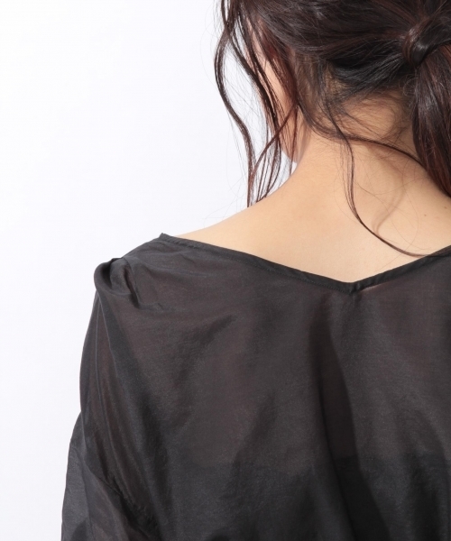 laboratory work（ラボラトリーワーク）の「ラッフルショートスリーブカシュクールシャツ（シャツ/ブラウス・レディース・ブラック/オフホワイト/グレイッシュベージュ・MEDIUM）」の16枚目の写真