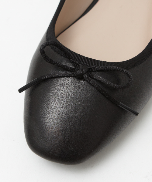 Au BANNISTER（オゥバニスター）の「【WEB別注】スクエアトゥバレエパンプス（パンプス・レディース・ブラック/ホワイト/シャンパン/シルバー・35/36/37/38/39）」の5枚目の写真