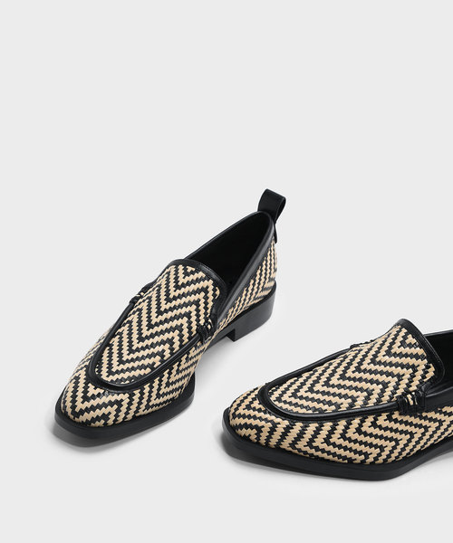 CHARLES & KEITH（チャールズ & キース）の「アーモンドトゥローファー / ALMOND TOE LOAFERS（ローファー・レディース・ベージュ/ピンク・23cm/23.5cm/24.5cm/25cm）」の6枚目の写真