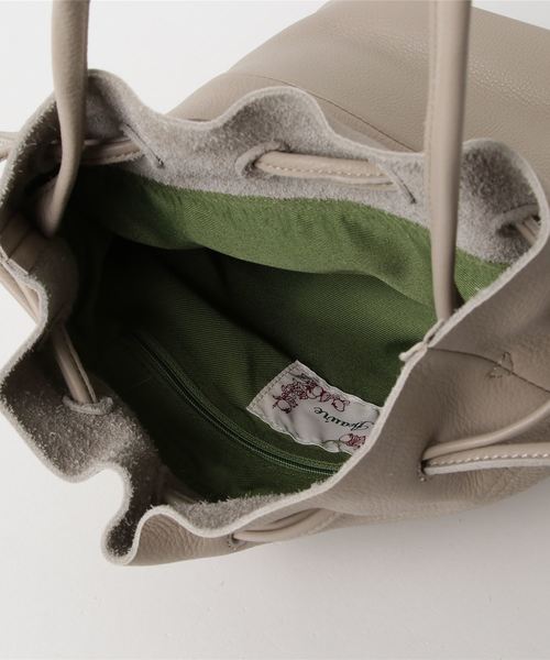 Beau're（ヴュレ）の「【Beau're】ヴュレ 本革ポーチ付き巾着バッグ（ショルダーバッグ・レディース・ブラック/イエロー/ブルー/グレー・FREE）」の7枚目の写真