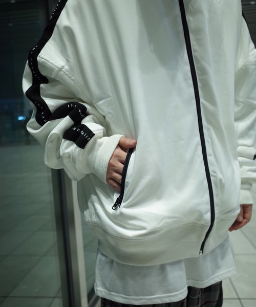 AFYF(エーエフワイエフ)の「【ビッグシルエット】AFYF 2018 POLY OVERSIZE TRACK JKT(その他アウター・メンズ・ホワイト/ブラック・FREE)」の17枚目の写真