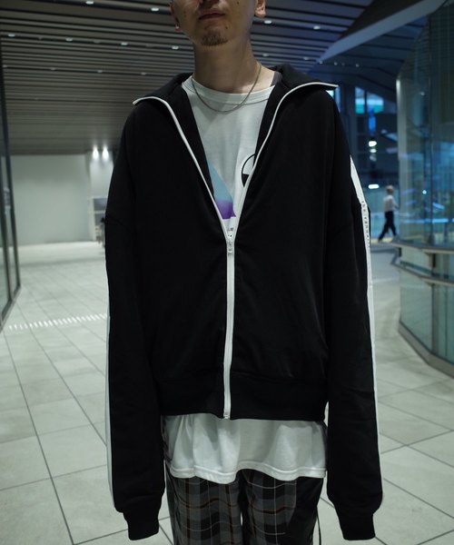 AFYF(エーエフワイエフ)の「【ビッグシルエット】AFYF 2018 POLY OVERSIZE TRACK JKT(その他アウター・メンズ・ホワイト/ブラック・FREE)」の4枚目の写真