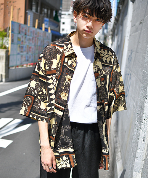 kutir（クティール）の「【ウルトラルーズシルエット】バンダナ柄シャツ（シャツ/ブラウス・メンズ・ホワイト系その他/ブラック系その他/ベージュ系その他・M/L）」の4枚目の写真