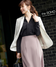 RUIRUE BOUTIQUE（ルイルエブティック）の「洗える ｜ キーネックタックシャツ長袖ブラウス ｜ 長袖 キーネック トップス 体型カバー オフィスカジュアル 通勤服 華やか シャツ（シャツ/ブラウス）」