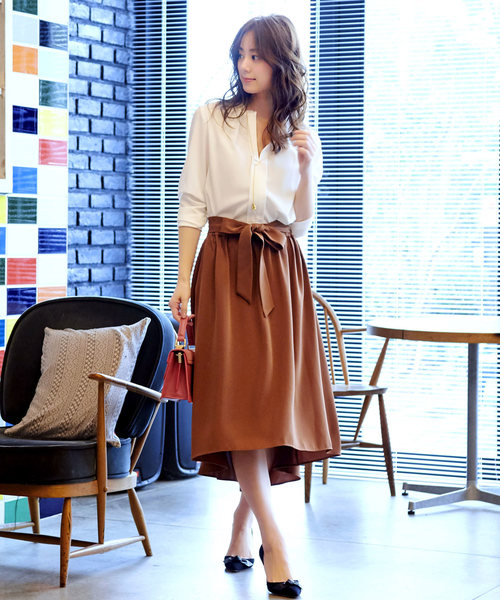 RUIRUE BOUTIQUE(ルイルエブティック)の「洗える | キーネックタックシャツ長袖ブラウス | 長袖 キーネック トップス 体型カバー オフィスカジュアル 通勤服 華やか シャツ(シャツ/ブラウス・レディース・ブラック/オフホワイト/ピンク/グレイッシュベージュ/ライトカーキ・LL/3L/4L/5L/S/M/L)」の9枚目の写真