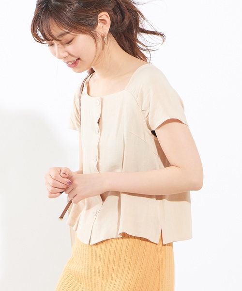 natural couture(ナチュラルクチュール)の「フロント釦ギャザー袖ブラウス(シャツ/ブラウス・レディース・ミント/キャメル/ストライプ/ライトベージュ・FREE)」の2枚目の写真