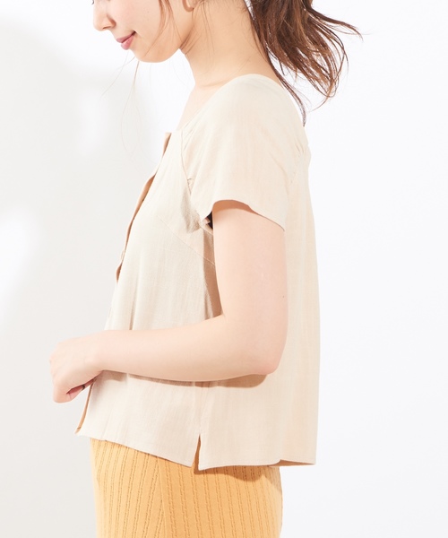 natural couture(ナチュラルクチュール)の「フロント釦ギャザー袖ブラウス(シャツ/ブラウス・レディース・ミント/キャメル/ストライプ/ライトベージュ・FREE)」の15枚目の写真