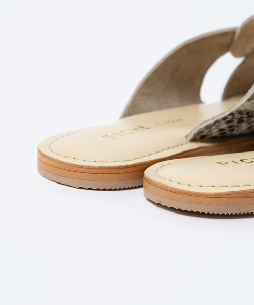 PICHE ABAHOUSE(ピシェ アバハウス)の「アシンメトリークロスサンダル(サンダル・レディース・ブラック/イエロー/その他/シャンパン・S/M/L)」の7枚目の写真