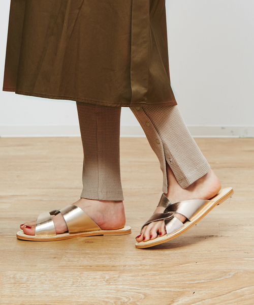 PICHE ABAHOUSE(ピシェ アバハウス)の「アシンメトリークロスサンダル(サンダル・レディース・ブラック/イエロー/その他/シャンパン・S/M/L)」の15枚目の写真