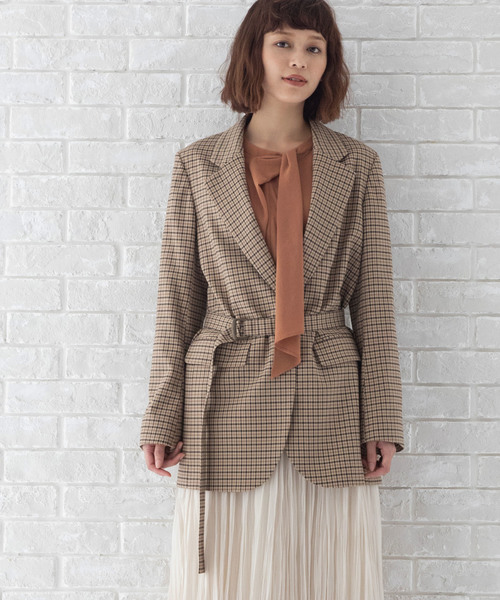 Munich（ミューニック）の「<ベルト付き＞　テーラードジャケット（テーラードジャケット・レディース・チャコールグレー/ブラック/キャメル/チェック・FREE）」の4枚目の写真