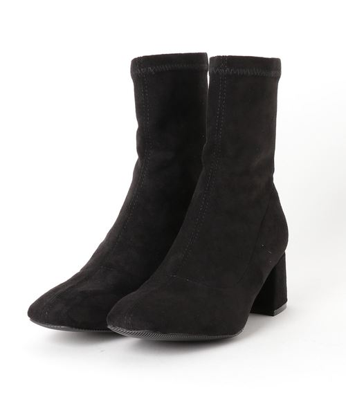 Aunt Marie's（アントマリーズ）の「AUNT MARIE’S フェイクスエードショートブーツ（ブーツ・レディース・ブラック・MEDIUM/LARGE）」の2枚目の写真