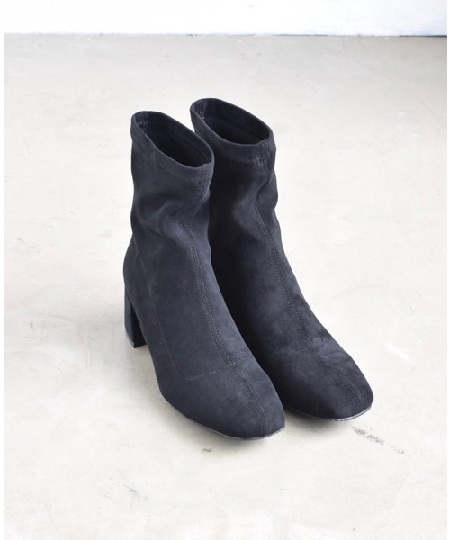 Aunt Marie's（アントマリーズ）の「AUNT MARIE’S フェイクスエードショートブーツ（ブーツ・レディース・ブラック・MEDIUM/LARGE）」の6枚目の写真