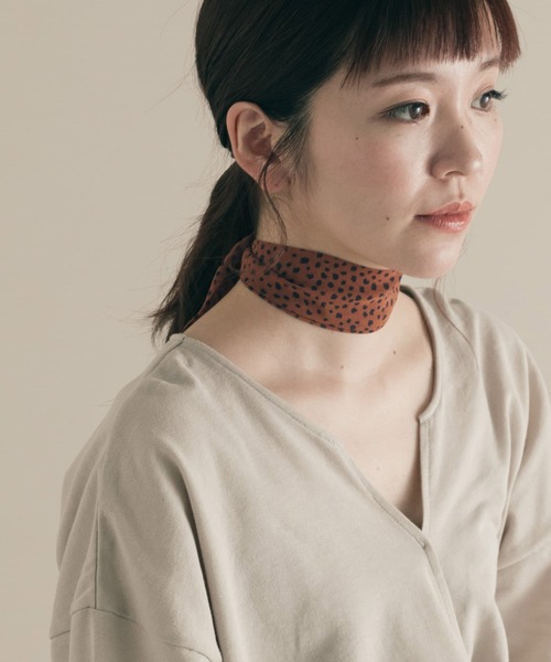 SMELLY（スメリー）の「プリントロングスカーフ∴（バンダナ/スカーフ・レディース・ブラック/ベージュ/ネイビー/グレー/ピンク/アイボリー/ライトブラウン・-）」の4枚目の写真