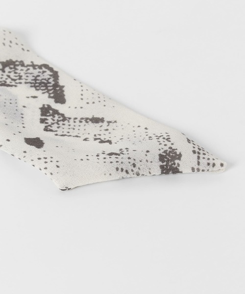 SMELLY（スメリー）の「プリントロングスカーフ∴（バンダナ/スカーフ・レディース・ブラック/ベージュ/ネイビー/グレー/ピンク/アイボリー/ライトブラウン・-）」の11枚目の写真