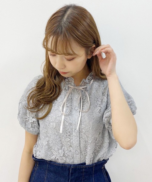 one after another NICE CLAUP（ワンアフターアナザーナイスクラップ）の「レースボウタイブラウス（シャツ/ブラウス・レディース・アイボリー/ブルーグレー/ピンクベージュ・FREE）」の2枚目の写真