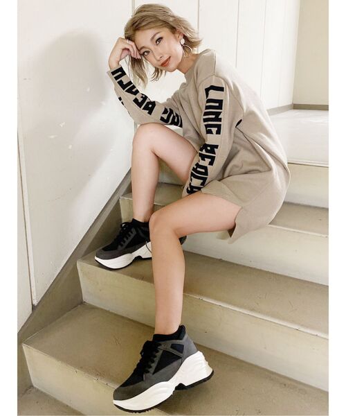 GYDA(ジェイダ)の「LONG BEACH HEMスリットニットTOPS(ニット/セーター・レディース・アイボリー/ベージュ/カーキ・FREE)」の11枚目の写真