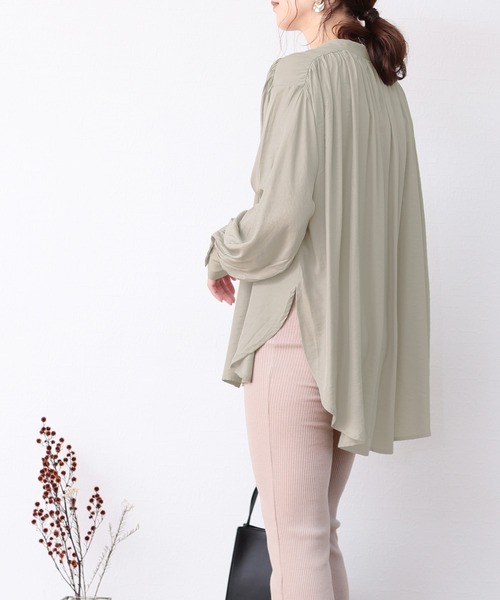 reca（レカ）の「ポプリンギャザーブラウス（シャツ/ブラウス・レディース・ブラック/グレイッシュベージュ・M）」の4枚目の写真